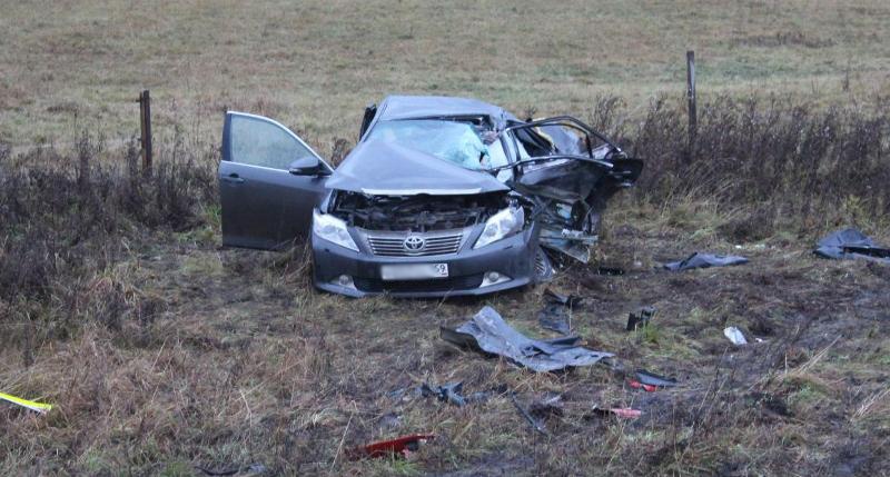 На трассе Пермь — Екатеринбург грузовик врезался в «Тойоту»: один человек погиб