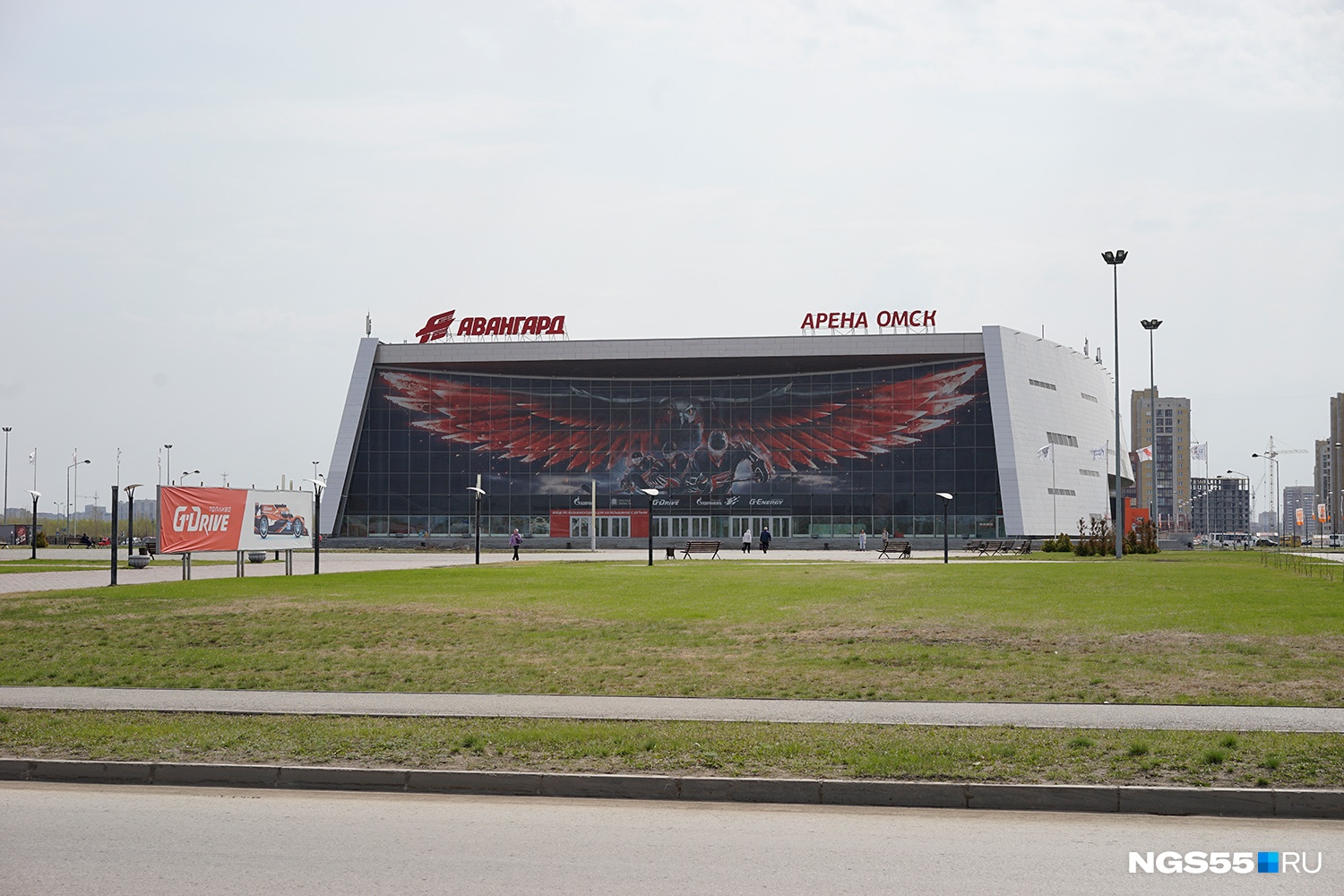 Арена омск. Авангард стадион Омск Арена. Авангард Омск здание. Арена Авангард Омск Старая. Стадион хк Авангард.