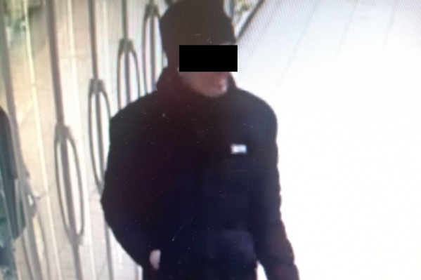 Мужчина засветился на камерах в магазине Мужчина засветился на камерах в магазине