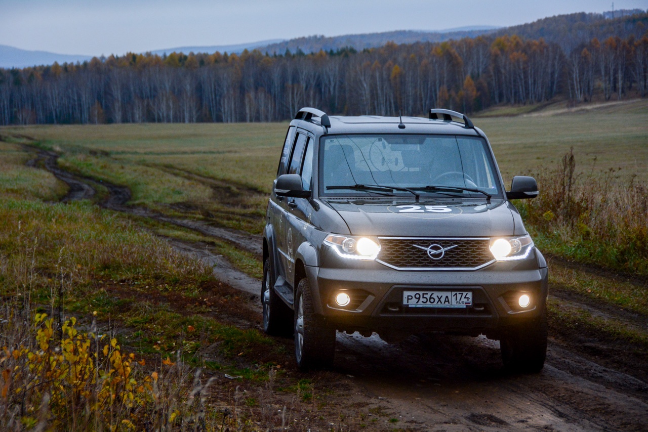 УАЗ начал выпуск «Патриотов» с импортным шестиступенчатым «автоматом»: цена в топовой версии составляет без малого 1,3 миллиона рублей