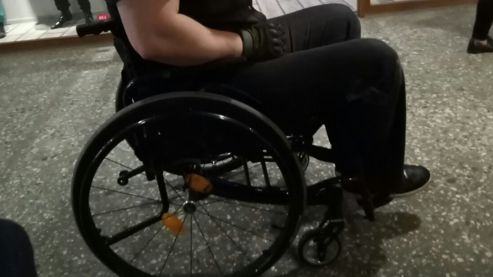 «Спасибо всем огромное»: северодвинец с жуткими болями, но без инвалидности приобрёл новую коляску