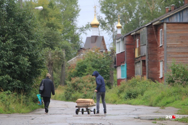 Половина домов на Краснофлотском не благоустроена, и во многих — печное отопление Половина домов на Краснофлотском не благоустроена, и во многих — печное отопление