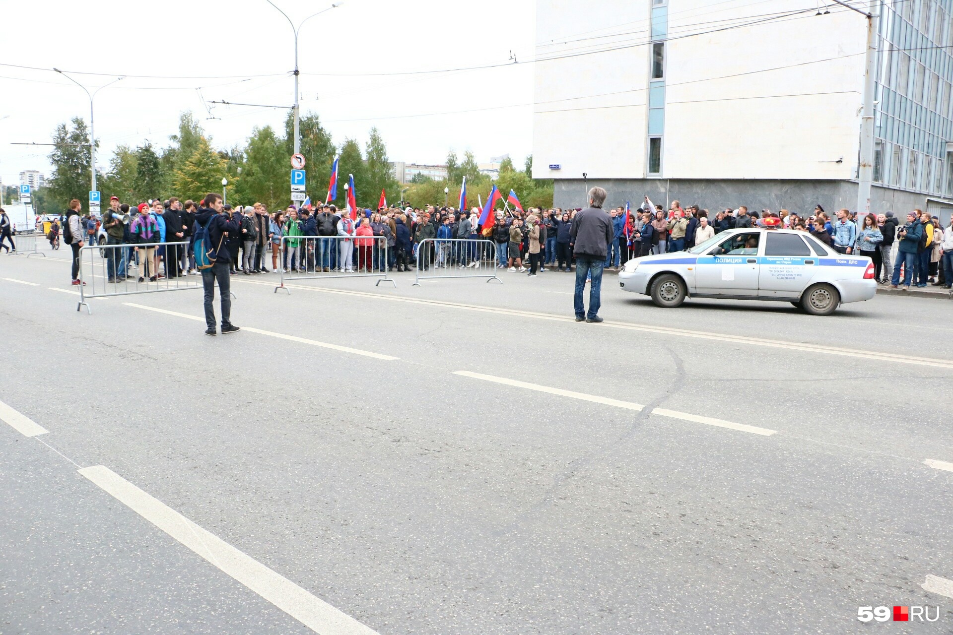 Движение транспорта на улице Ленина было временно остановлено