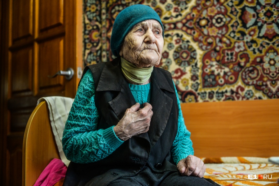 Девушка которая была бабушкой. Бабуля 102 года. Бабка одна. Старушек которым 300 лет.
