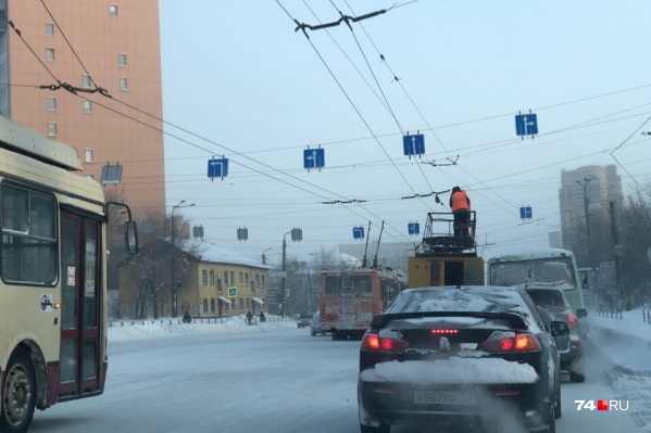 В службе организации движения заверили, что в ближайшее время троллейбусы на Воровского снова поедут В службе организации движения заверили, что в ближайшее время троллейбусы на Воровского снова поедут