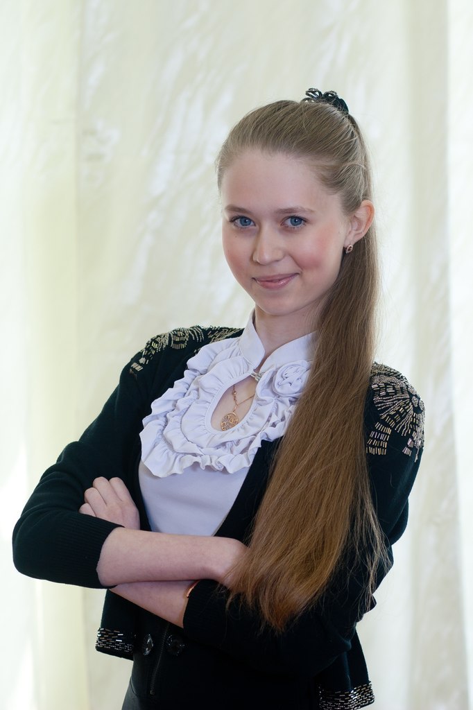 Ирина занимается восточными танцами и балетом Ирина занимается восточными танцами и балетом