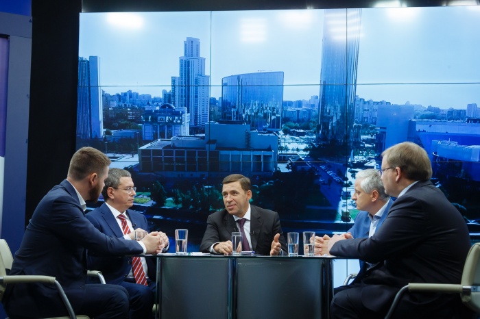 Евгений Куйвашев больше часа общался с представителями ОТВ, Четвёртого канала, Ura.ru и портала E1.RU Евгений Куйвашев больше часа общался с представителями ОТВ, Четвёртого канала, Ura.ru и портала E1.RU