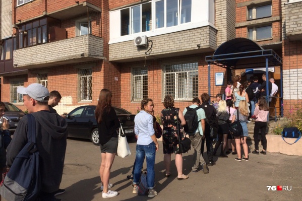 Двадцать лет назад очередь в этом месте была привычным делом Двадцать лет назад очередь в этом месте была привычным делом
