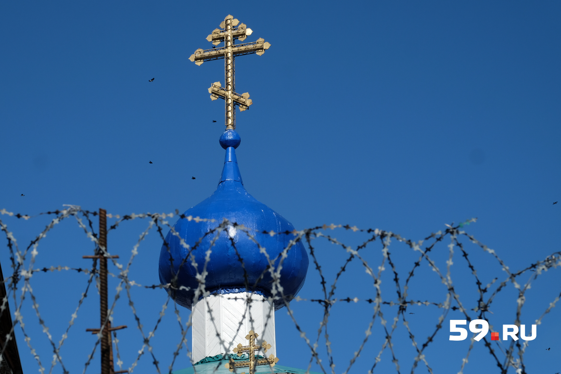 В «Белом лебеде» есть маленький храм В «Белом лебеде» есть маленький храм