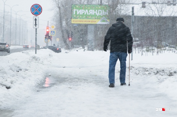 Если вы столкнулись с тем, что на улице сложно пройти из-за снега и льда, — обращайтесь напрямую к дорожникам<br> Если вы столкнулись с тем, что на улице сложно пройти из-за снега и льда, — обращайтесь напрямую к дорожникам<br>
