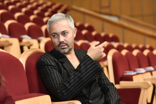 Александр Рогов — стилист, продюсер и ведущий модных шоу на ТВ Александр Рогов — стилист, продюсер и ведущий модных шоу на ТВ 
