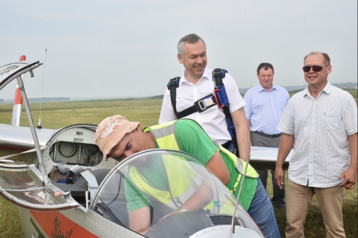 Андрей Травников встретился с Владимиром Кочкиным во время поездки в Кочки Андрей Травников встретился с Владимиром Кочкиным во время поездки в Кочки