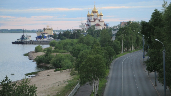 «Архангельск без людей»: угадайте пустынные улицы города в пик белых ночей