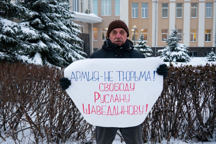 Михаил Листов требует освободить от службы соратника Навального