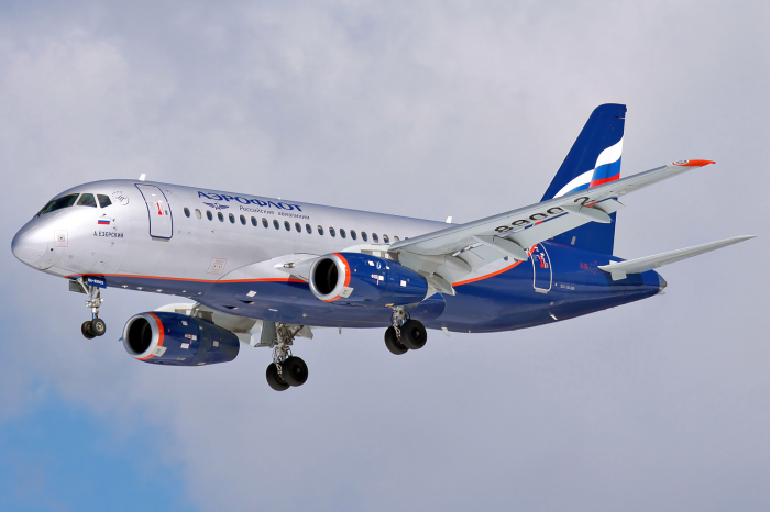 Первый полет SSJ-100 выполнил в 2008 году Первый полет SSJ-100 выполнил в 2008 году