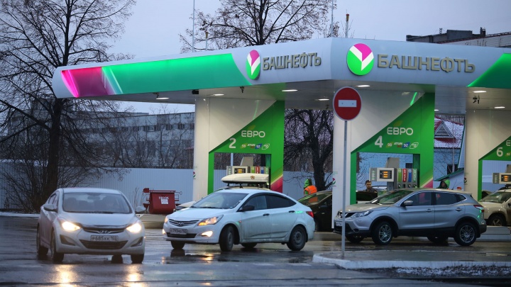Цены поползли вверх: в Башкирии сразу на два рубля подорожало дизельное топливо