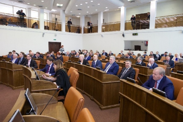 Основная часть из них отчитались о доходах от 2 до 6 миллионов рублей Основная часть из них отчитались о доходах от 2 до 6 миллионов рублей
