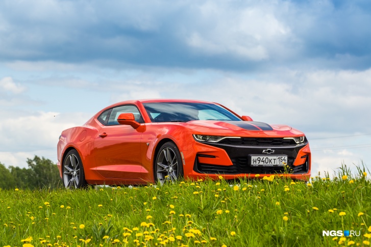 Недавний рестайлинг Chevrolet Camaro традиционно затронул только оптику и бамперы, но при этом серьезно изменил внешность, сделав автомобиль более злым и менее игрушечным Недавний рестайлинг Chevrolet Camaro традиционно затронул только оптику и бамперы, но при этом серьезно изменил внешность, сделав автомобиль более злым и менее игрушечным
