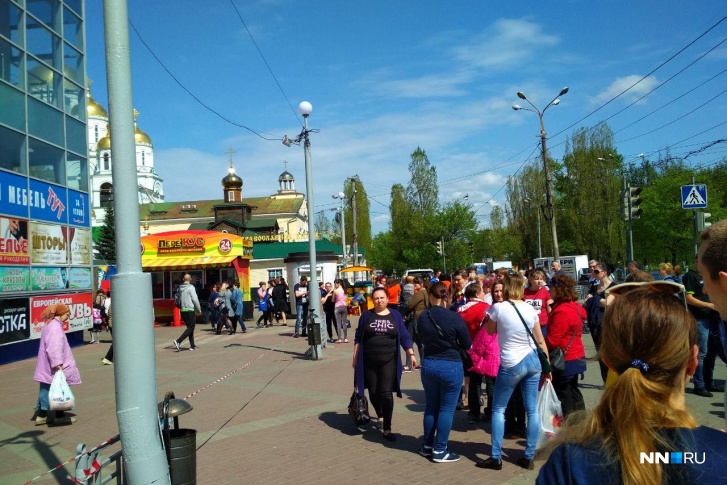 ТЦ «Новый Век» на улице Дьяконова эвакуировали около часа дня<br>