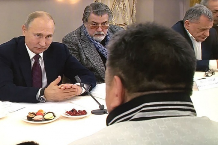 Владимир Путин беседует с режиссёрами и директорами театров