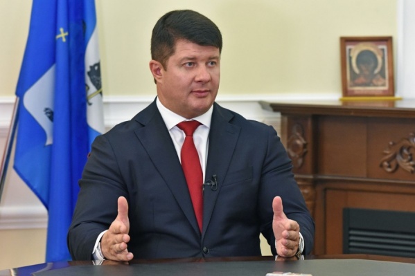 Владимир Слепцов узнал, что у ТЮЗа по вечерам люди пьют пиво и курят кальяны Владимир Слепцов узнал, что у ТЮЗа по вечерам люди пьют пиво и курят кальяны