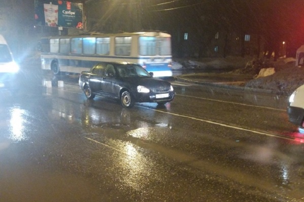 Очевидцы говорят, что «Приора» в момент ДТП ехала со скоростью 50 километров в час Очевидцы говорят, что «Приора» в момент ДТП ехала со скоростью 50 километров в час