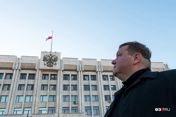 «Будучи мэром или губернатором, я бы разрешил людям носить разноцветные шапки, я клянусь, мне кажется, что им это запрещают!» — <a href="https://63.ru/text/culture/65593951/" target="_blank" class="_">признавался</a> Дмитрий Колчин в шутливом интервью 63.RU<br> «Будучи мэром или губернатором, я бы разрешил людям носить разноцветные шапки, я клянусь, мне кажется, что им это запрещают!» — <a href="https://63.ru/text/culture/65593951/" target="_blank" class="_">признавался</a> Дмитрий Колчин в шутливом интервью 63.RU<br>