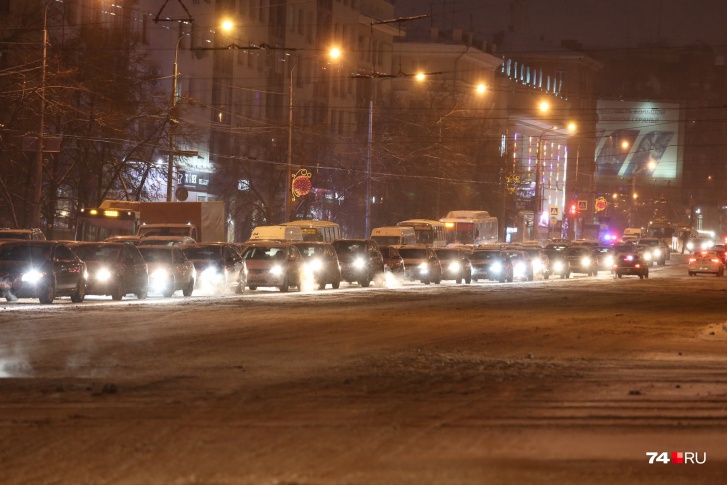 Сервис «Пробки» говорит, что в Челябинске сейчас быстрее пешком
