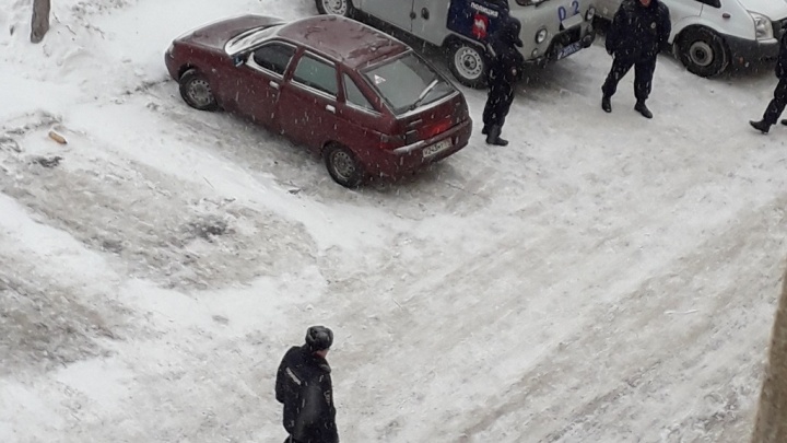 «Сообщили о теракте»: полицейские проверяют детскую больницу и торговый комплекс в Магнитогорске