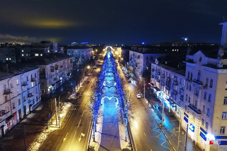 Новогоднее оформление города будет в уже традиционной светоцветовой гамме Новогоднее оформление города будет в уже традиционной светоцветовой гамме
