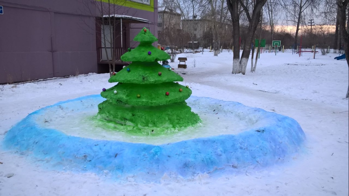 Снежные фигуры из снега елка. Как сделать елочку из снега. Фигуры из снега елка. Фигуры из снега елочка. Фигуры из снега елочка.