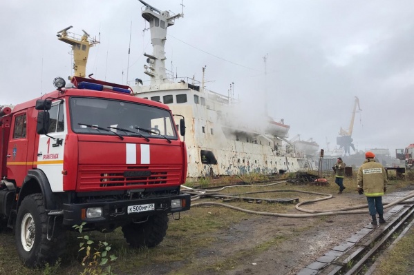 Пожар на корабле удалось локализовать за два часа Пожар на корабле удалось локализовать за два часа