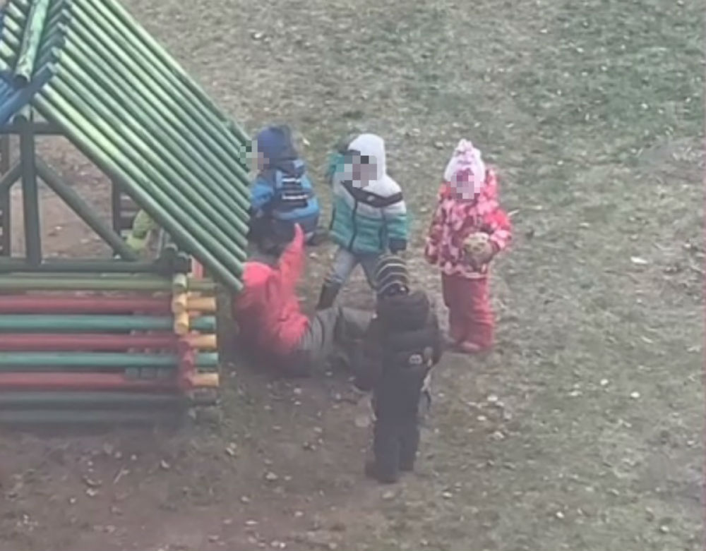 В Ярославле дети в садике толпой избили девочку: хроника скандала