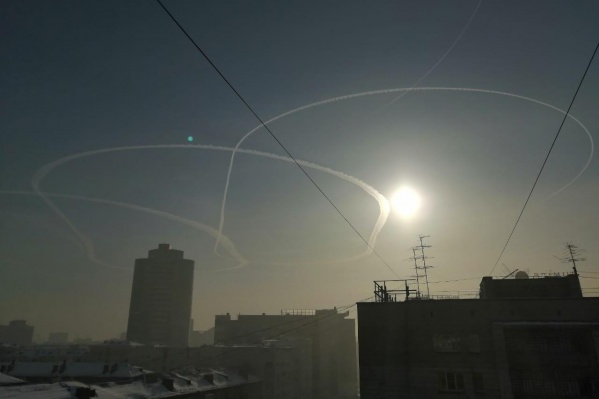 Петли наблюдались над городом с 10 до 12 утра Петли наблюдались над городом с 10 до 12 утра