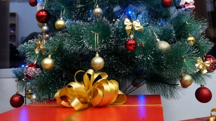 Новый год от и до: где купить подарки друзьям, родственникам и партнерам по доступной цене