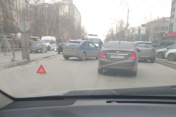 Пешеходного перехода вблизи места аварии нет Пешеходного перехода вблизи места аварии нет