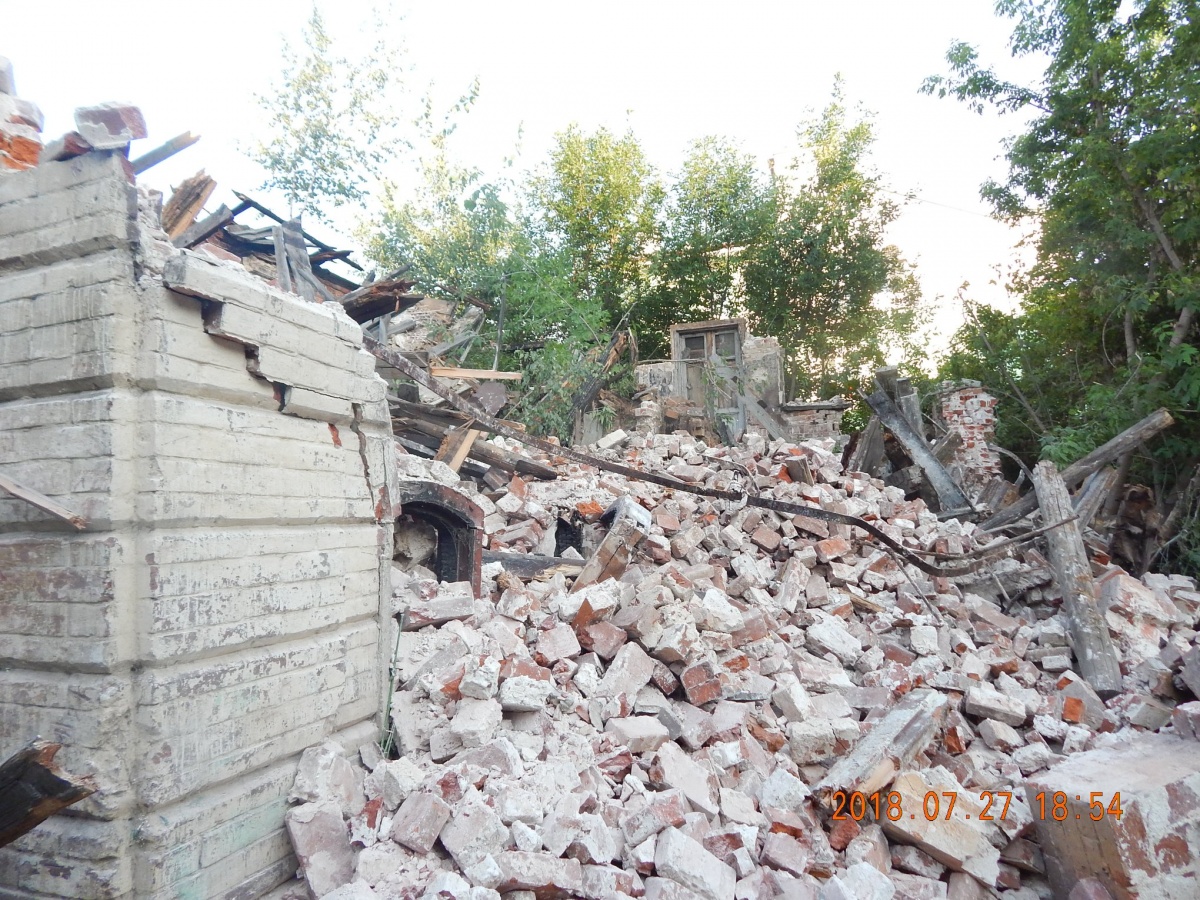 Большую часть здания разрушили