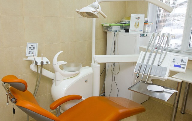 Ситуация, знакомая до боли: челябинцев попросили рассказать, сколько они платят за зубную анестезию
