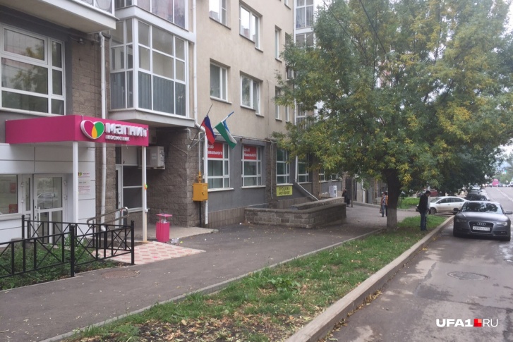Непосредственно у офиса штаба Навального сейчас тишина Непосредственно у офиса штаба Навального сейчас тишина