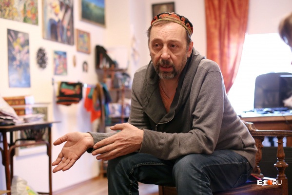 Николай Коляда согласен с Алексеем Ивановым, что в глазах столичных жителей люди из провинции — лохи Николай Коляда согласен с Алексеем Ивановым, что в глазах столичных жителей люди из провинции — лохи