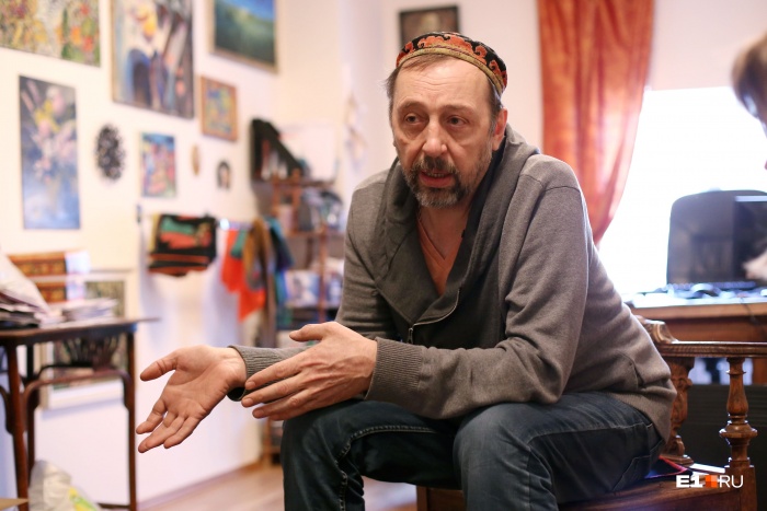 Николай Коляда согласен с Алексеем Ивановым, что в глазах столичных жителей люди из провинции — лохи Николай Коляда согласен с Алексеем Ивановым, что в глазах столичных жителей люди из провинции — лохи