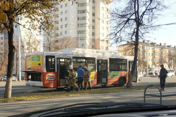 Автобус был полон людей, когда случился хлопок газа Автобус был полон людей, когда случился хлопок газа
