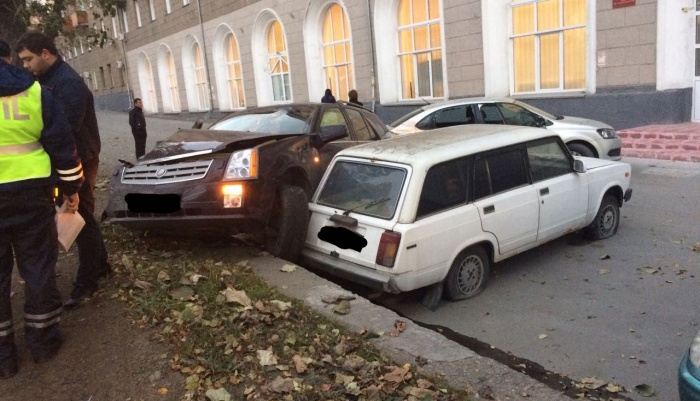 В результате ДТП пострадала пассажирка «Кадиллака» В результате ДТП пострадала пассажирка «Кадиллака»