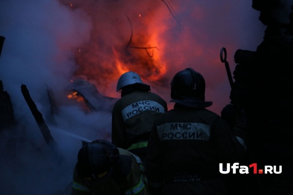 Предположительно дом загорелся из-за неисправной проводки Предположительно дом загорелся из-за неисправной проводки