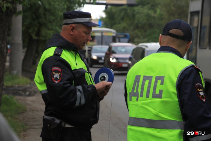 43-летний мужчина на эмоциях наговорил лишнего сотруднику ГИБДД Красноборского района