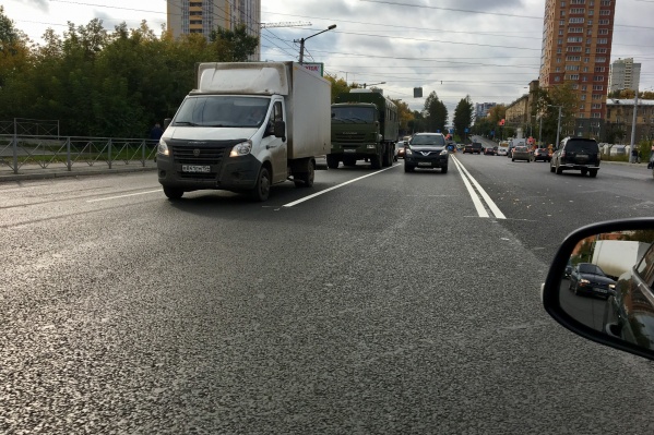 На отремонтированном Красном проспекте уже появилась новая разметка На отремонтированном Красном проспекте уже появилась новая разметка