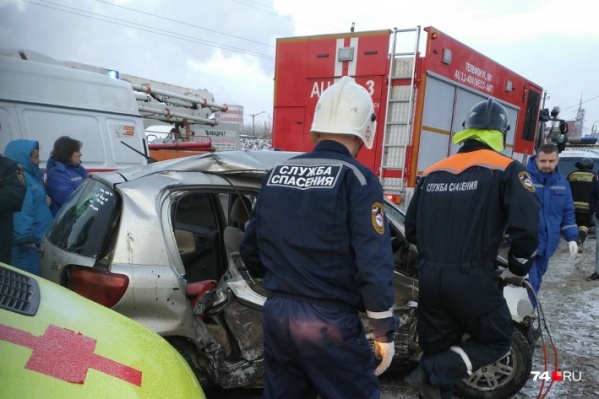 Авария произошла в районе ЧГРЭСа и унесла жизнь молодой женщины — водителя Toyota Vitz Авария произошла в районе ЧГРЭСа и унесла жизнь молодой женщины — водителя Toyota Vitz