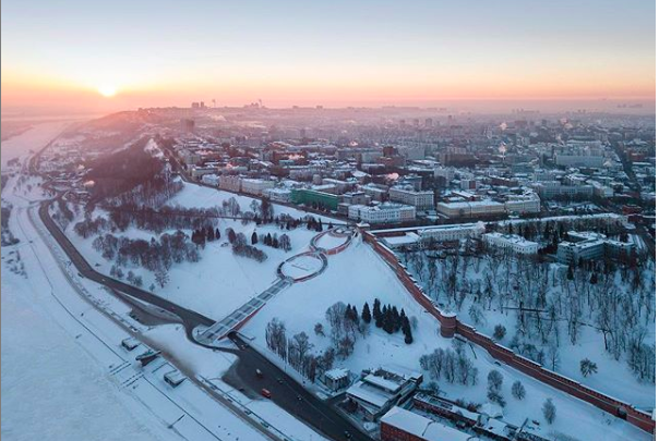 Фото дня. Нежный зимний рассвет над Нижним Новгородом