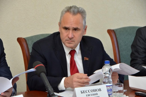 Руководитель фракции КПРФ в Заксобрании Евгений Бессонов обратил внимание на перестрелку в Ростовской области Руководитель фракции КПРФ в Заксобрании Евгений Бессонов обратил внимание на перестрелку в Ростовской области