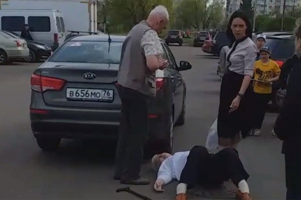 На место вызвали скорую и полицию На место вызвали скорую и полицию
